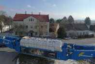 Das Duo ist komplett: Zweiter Großtransformator hat APG-Umspannwerk Sarasdorf erreicht